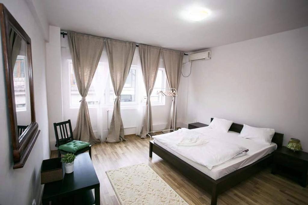 بوخارست Vogue Hostel الغرفة الصورة