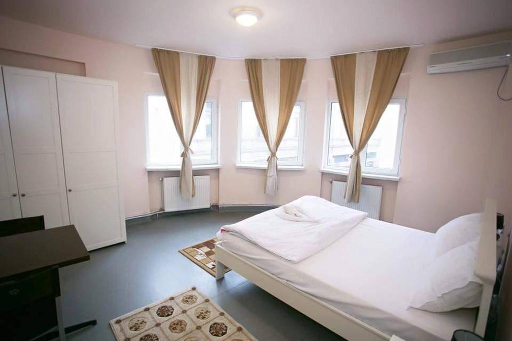 بوخارست Vogue Hostel الغرفة الصورة