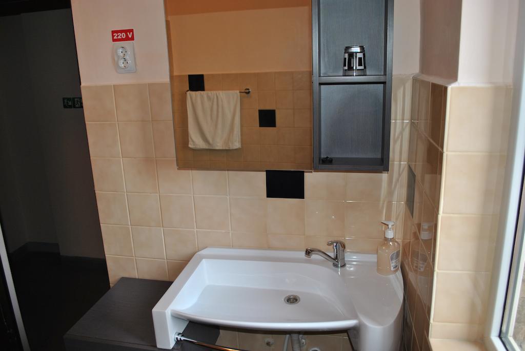 بوخارست Vogue Hostel الغرفة الصورة